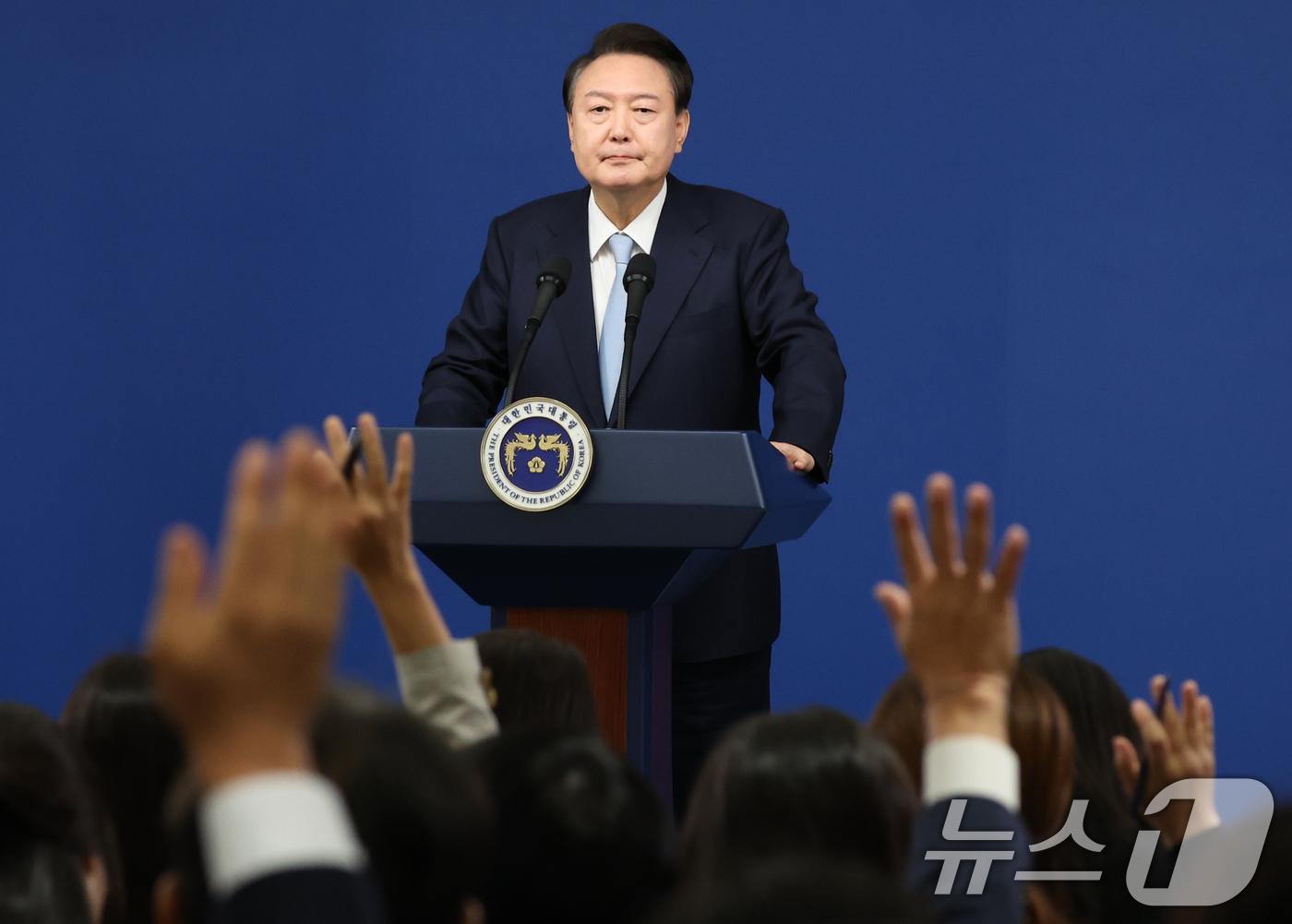 (서울=뉴스1) 송원영 기자 = 윤석열 대통령이 29일 서울 용산 대통령실청사 브리핑룸에서 열린 국정브리핑 및 기자회견에서 취재진의 질문을 받고 있다. 2024.8.29/뉴스1