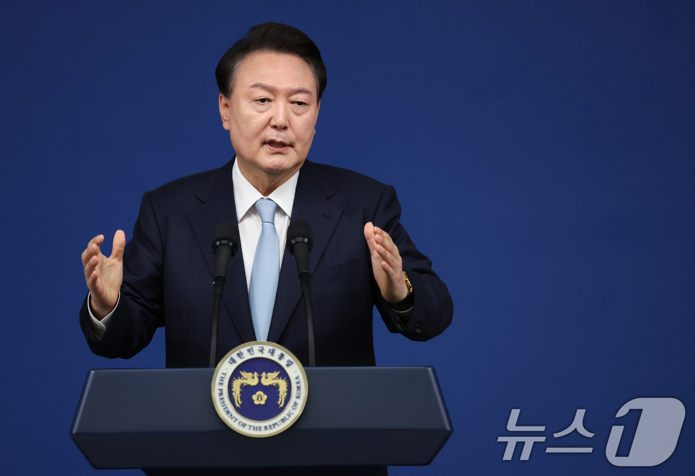 (서울=뉴스1) 송원영 기자 = 윤석열 대통령이 29일 서울 용산 대통령실청사 브리핑룸에서 열린 국정브리핑 및 기자회견에서 취재진의 질문에 답하고 있다. 2024.8.29/뉴스1