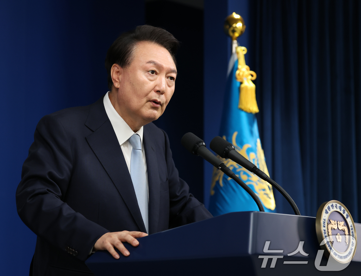 (서울=뉴스1) 송원영 기자 = 윤석열 대통령이 29일 서울 용산 대통령실청사 브리핑룸에서 열린 국정브리핑 및 기자회견에서 취재진의 질문에 답하고 있다. 2024.8.29/뉴스1