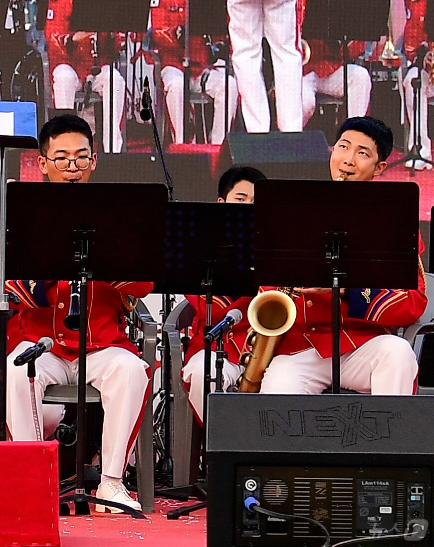 화천 토마토 축제에 등장한 BTS RM