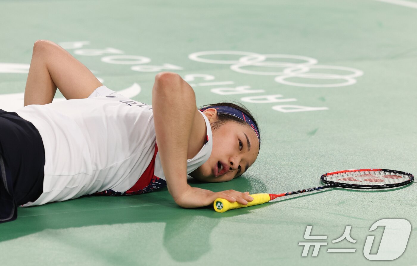 본문 이미지 - 대한민국 배드민턴 대표팀 안세영 선수가 3일(한국시간) 프랑스 파리 라 샤펠 아레나에서 열린 2024 파리올림픽 배드민턴 여자 단식 준준결승 일본 아카네 야마구치 선수와의 경기에서 숨을 고르고 있다. 2024.8.3/뉴스1 ⓒ News1 이동해 기자
