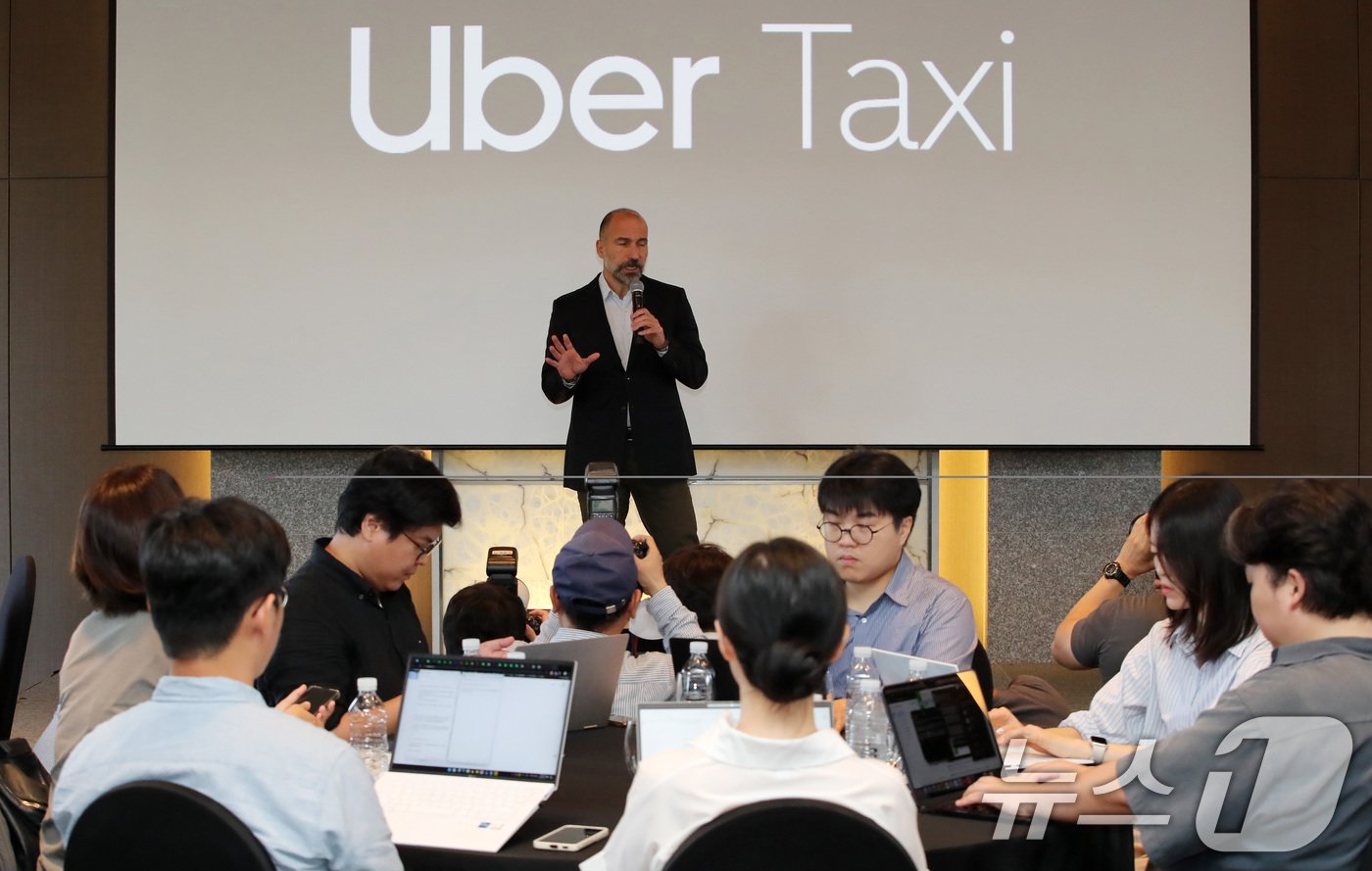 다라 코스로샤히 우버&#40;Uber&#41; 최고경영자&#40;CEO&#41;가 30일 서울 중구 더 플라자호텔에서 열린 &#39;우버 글로벌 CEO 방한 기념 미디어 세션&#39;에서 인사말을 하고 있다. 2024.8.30/뉴스1 ⓒ News1 박세연 기자