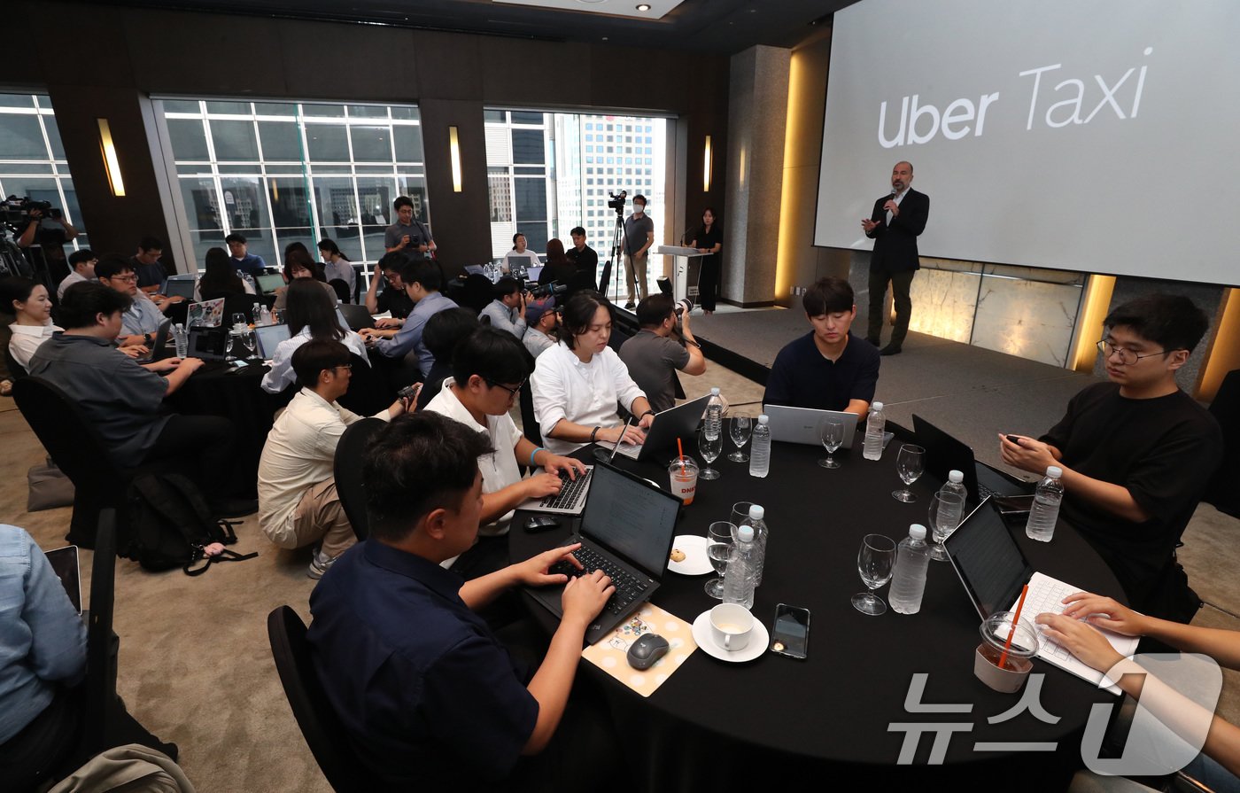 다라 코스로샤히 우버&#40;Uber&#41; 최고경영자&#40;CEO&#41;가 30일 서울 중구 더 플라자호텔에서 열린 &#39;우버 글로벌 CEO 방한 기념 미디어 세션&#39;에서 인사말을 하고 있다. 2024.8.30/뉴스1 ⓒ News1 박세연 기자