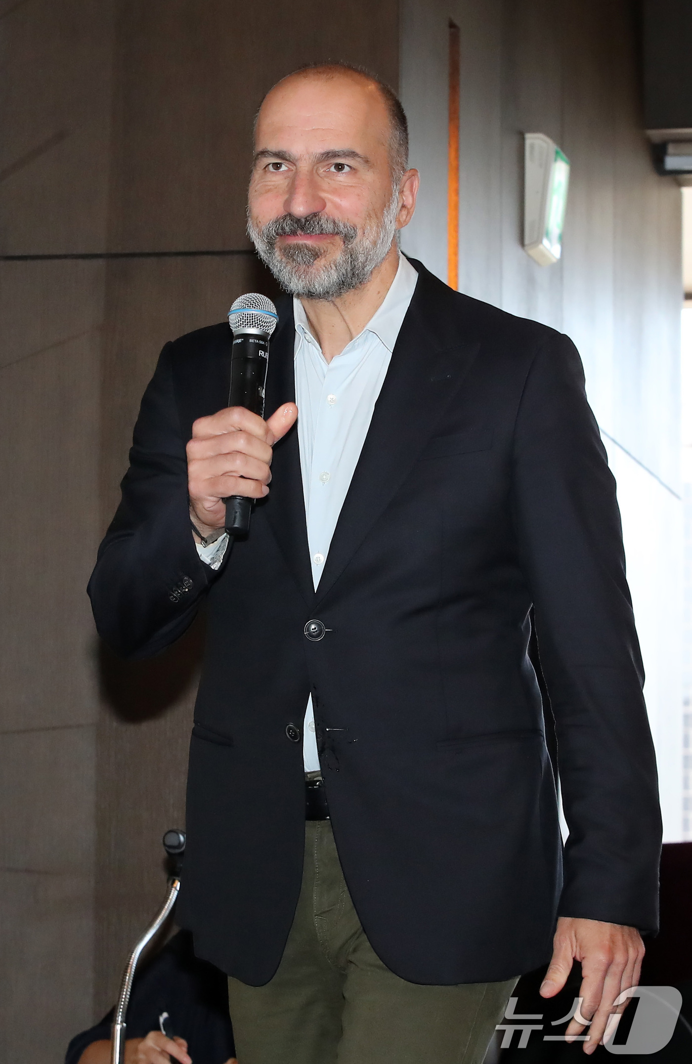 (서울=뉴스1) 박세연 기자 = 다라 코스로샤히 우버(Uber) 최고경영자(CEO)가 30일 서울 중구 더 플라자호텔에서 열린 '우버 글로벌 CEO 방한 기념 미디어 세션'에 참석 …