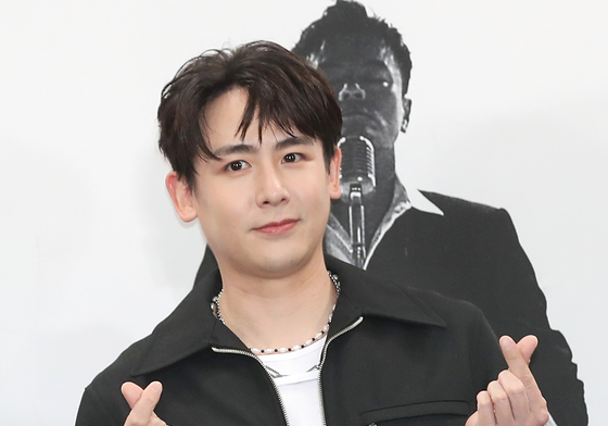 2PM 닉쿤, 스토킹 피해 "따라오며 욕설·폭력…고소할 것"
