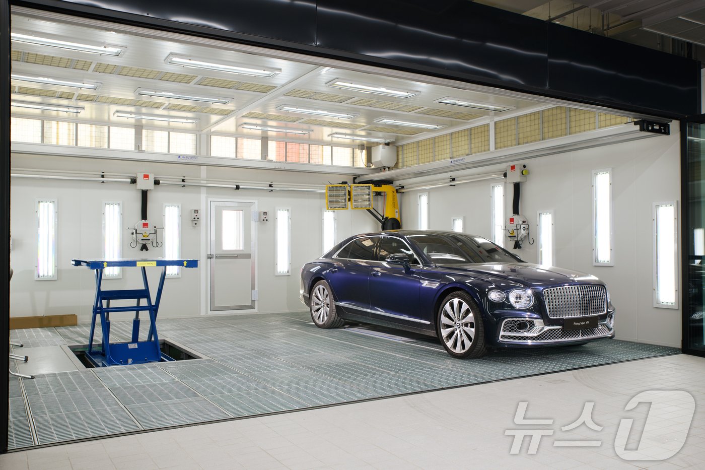 본문 이미지 -  벤틀리 타워 내 위치한 서비스 센터(벤틀리 제공)