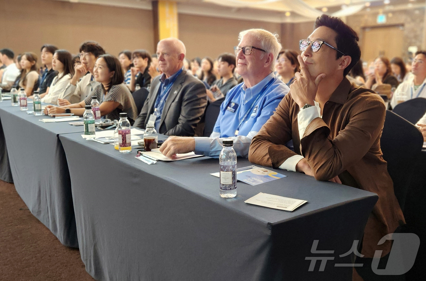 (서울=뉴스1) 한송아 기자 = 배우 다니엘 헤니가 31일 서울 강남구 삼정호텔에서 열린 '피어프리 코리아 런칭 포럼'에 참석해 자리하고 있다.피어프리는 2016년 미국 수의사 마 …