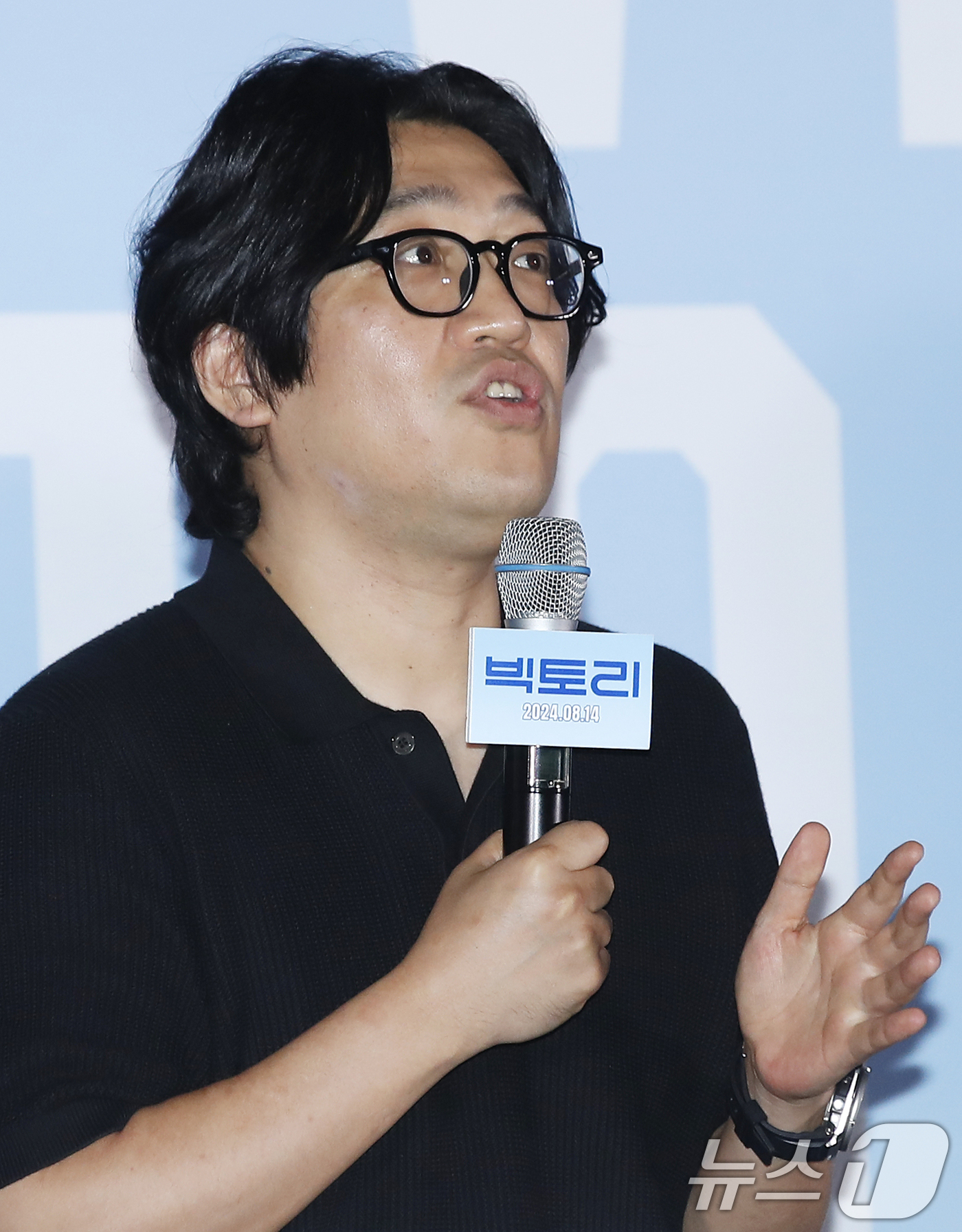 (서울=뉴스1) 권현진 기자 = 박범수 감독이 5일 서울 용산CGV에서 열린 '빅토리' 언론시사회에서 영화를 소개하고 있다.'빅토리'는 오직 열정만큼은 충만한 생판 초짜 치어리딩 …