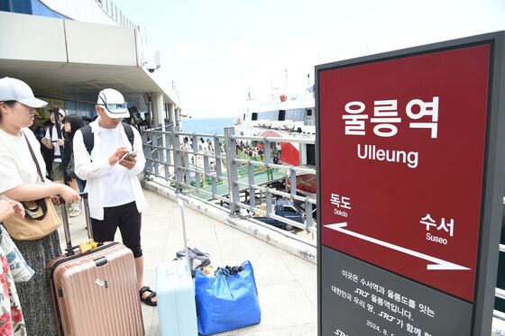 여름 성수기 울릉도…"물가 너무 비싸" 불만에 관광객 줄어
