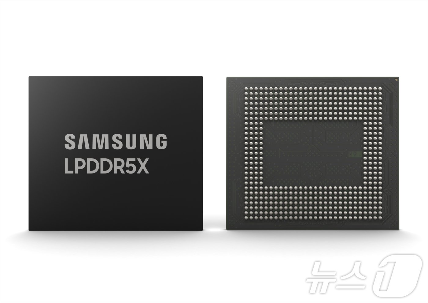 삼성전자의 LPDDR5X 0.65mm 제품.&#40;삼성전자 제공&#41; ⓒ News1 한재준 기자