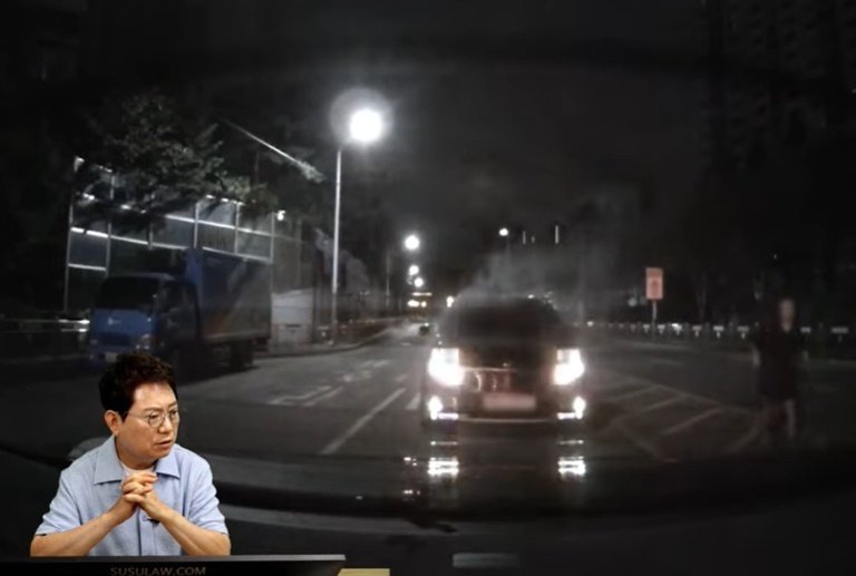 본문 이미지 - (유튜브 채널 '한문철TV' 갈무리)