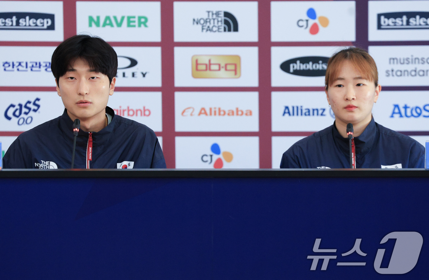 (파리(프랑스)=뉴스1) 박정호 기자 = 대한민국 배드민턴 혼합 복식 은메달리스트 김원호, 정나은 선수가 6일 오후(한국시간) 프랑스 파리에 마련된 코리아 하우스에서 메달리스트 기 …