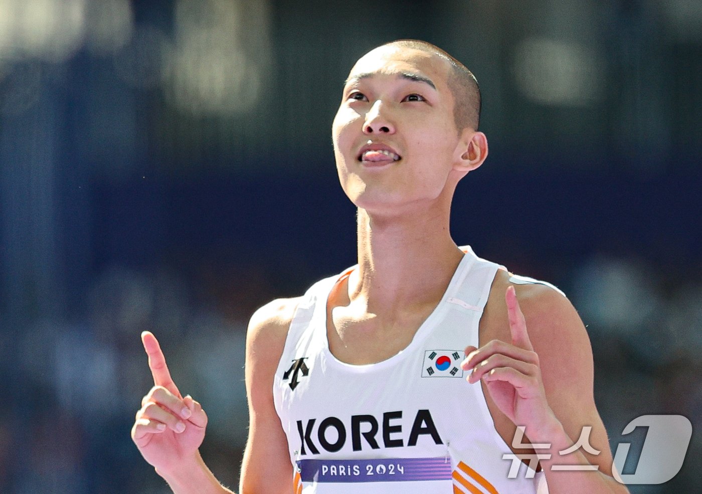 대한민국 대표팀 우상혁이 7일&#40;한국시간&#41; 프랑스 파리 스타드 드 프랑스에서 열린 2024 파리 올림픽 남자 육상 높이뛰기 예선에서 2.24m 1차 시기에 성공한 후 기뻐하고 있다. 2024.8.7/뉴스1 ⓒ News1 이동해 기자