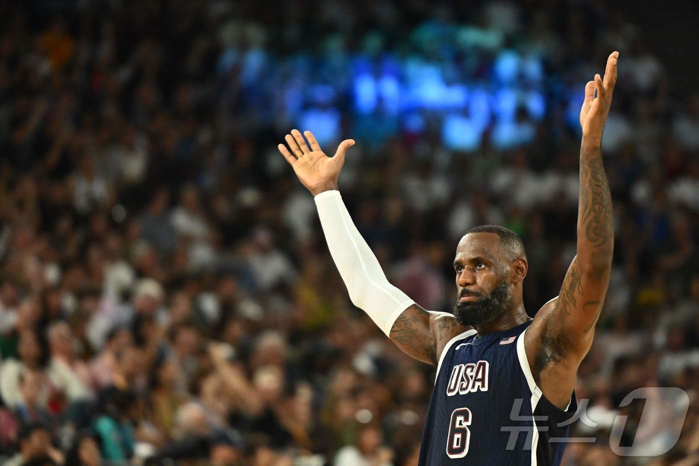 본문 이미지 - 킹 르브론 제임스. ⓒ AFP=뉴스1