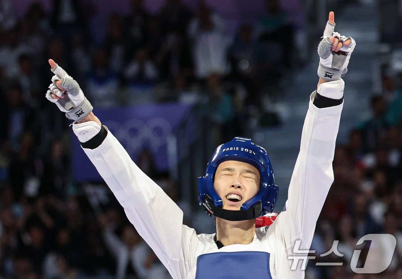 대한민국 태권도 국가대표팀 김유진 선수가 9일&#40;한국시간&#41; 프랑스 파리 그랑 팔레에서 진행된 2024 파리올림픽 태권도 여자 57kg급 결승 경기 이란의 나히드 키야니찬데 선수와의 경기에서 금메달을 확정지은 후 기뻐하고 있다. 2024.8.9/뉴스1 ⓒ News1 이동해 기자