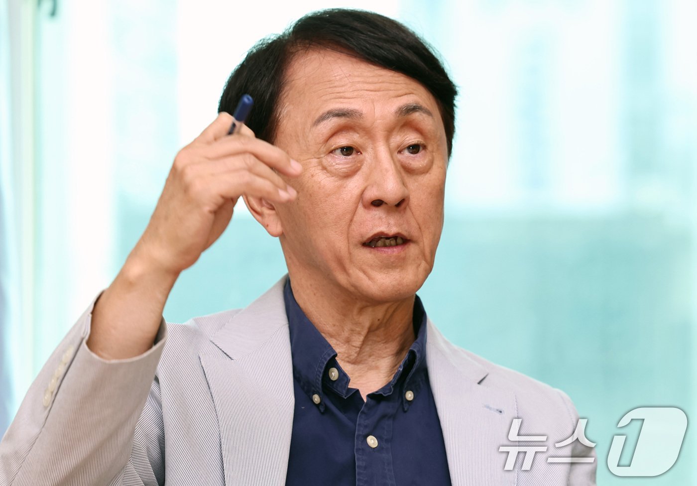 본문 이미지 - 김경환 한국부동산금융투자포럼 회장이 9일 서울 송파구 사무실에서 뉴스1과 인터뷰하고 있다. 2024.8.9/뉴스1 ⓒ News1 구윤성 기자