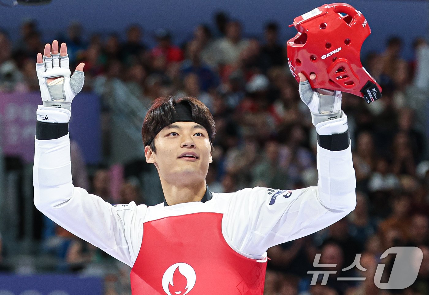 본문 이미지 - 대한민국 태권도 국가대표팀 서건우 선수가 9일 오후(한국시간) 프랑스 파리 그랑 팔레에서 진행된 2024 파리올림픽 태권도 남자 80kg급 16강 칠레의 호아킨 추르칠 선수와의 경기에서 . 2024.8.9/뉴스1 ⓒ News1 이동해 기자