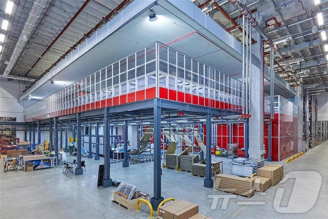 본문 이미지 - 이케아 기흥점에 도입된 자동화 풀필먼트 시스템 전경 (이케아 제공)