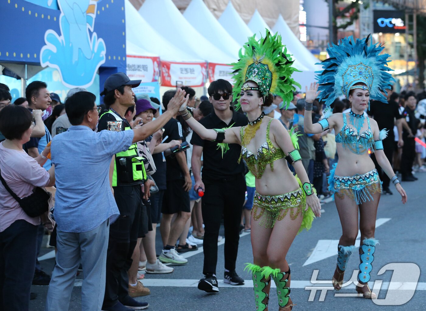 본문 이미지 - 2024년 8월9일 대전0시축제 거리 퍼레이드 모습 2024.8.9/뉴스1 ⓒ News1 김기태 기자