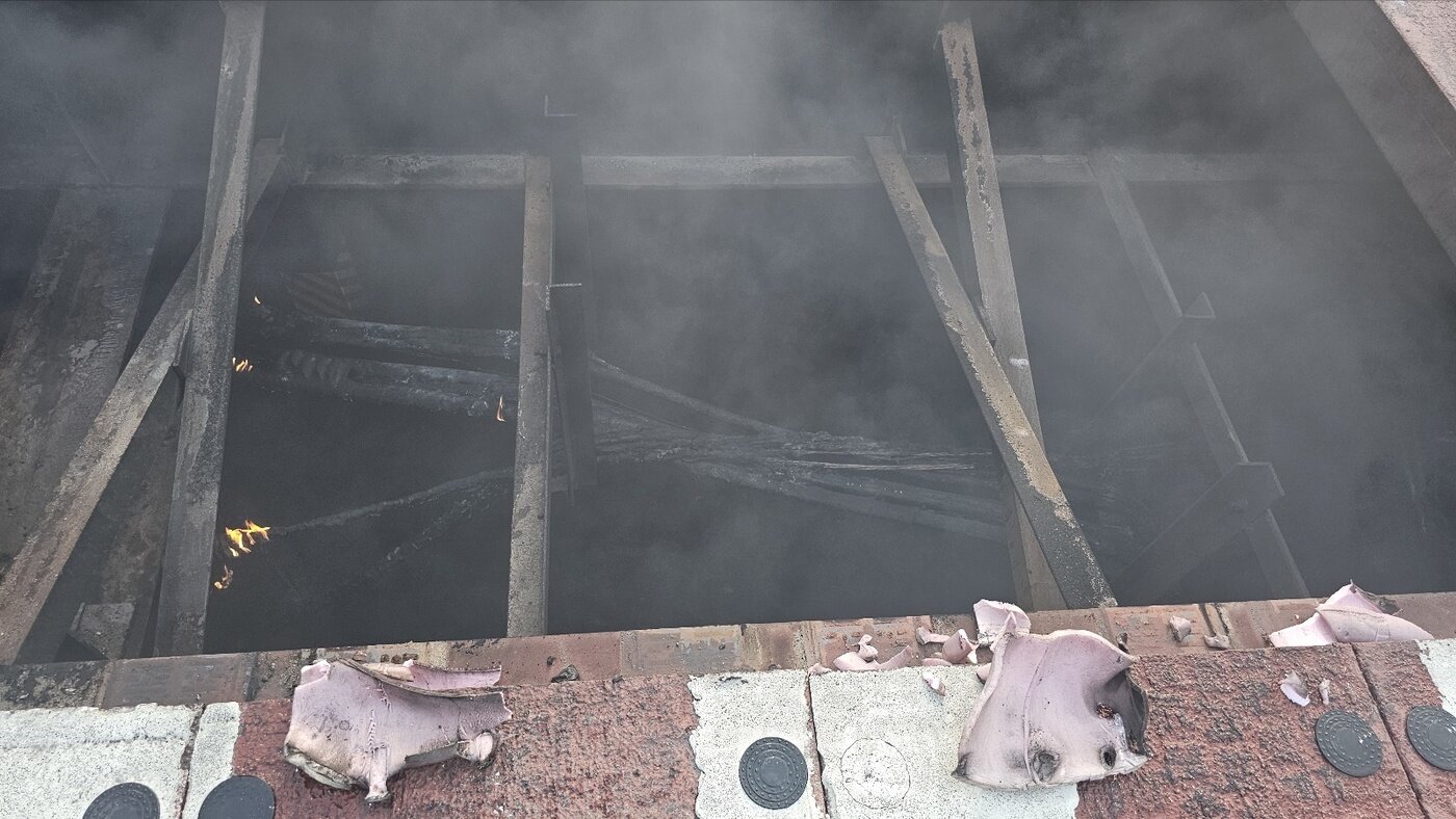 본문 이미지 - 10일 오전 5시께 경기 시흥시 목감동 신안산선 목감역 지하공사 현장에서 화재가 발생해 소방당국이 진화 작업을 벌이고 있다. (경기도소방재난본부 제공) 2024.9.10/뉴스1 ⓒ News1 김기현 기자