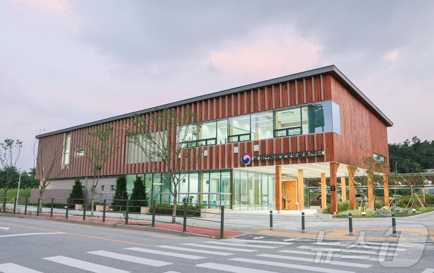 본문 이미지 - 국가산림위성정보활용센터 전경 (산림청 국립산림과학원 제공)/뉴스1 