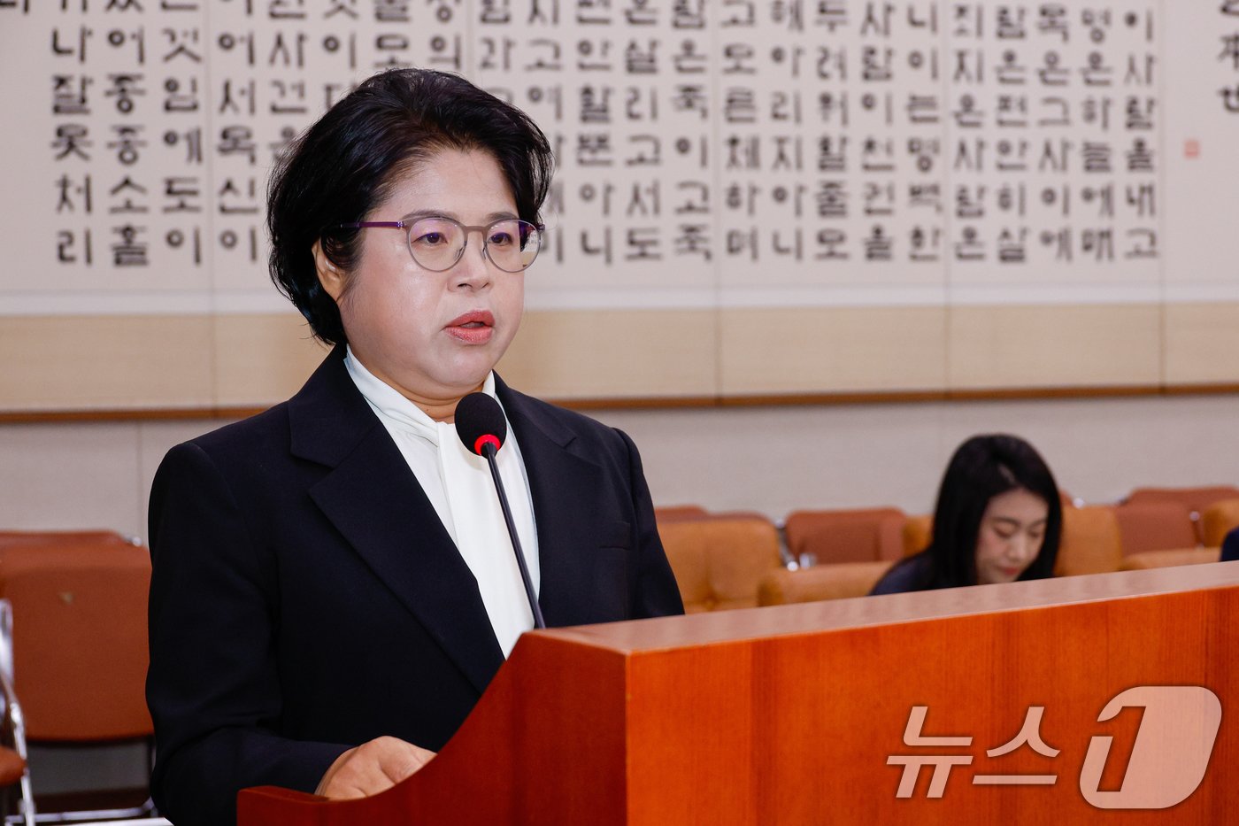 본문 이미지 - 김복형 헌법재판소 재판관 후보자가 10일 오전 서울 여의도 국회 법제사법위원회에서 열린 인사청문회에서 모두 발언을 하고 있다. 2024.9.10/뉴스1 ⓒ News1 안은나 기자