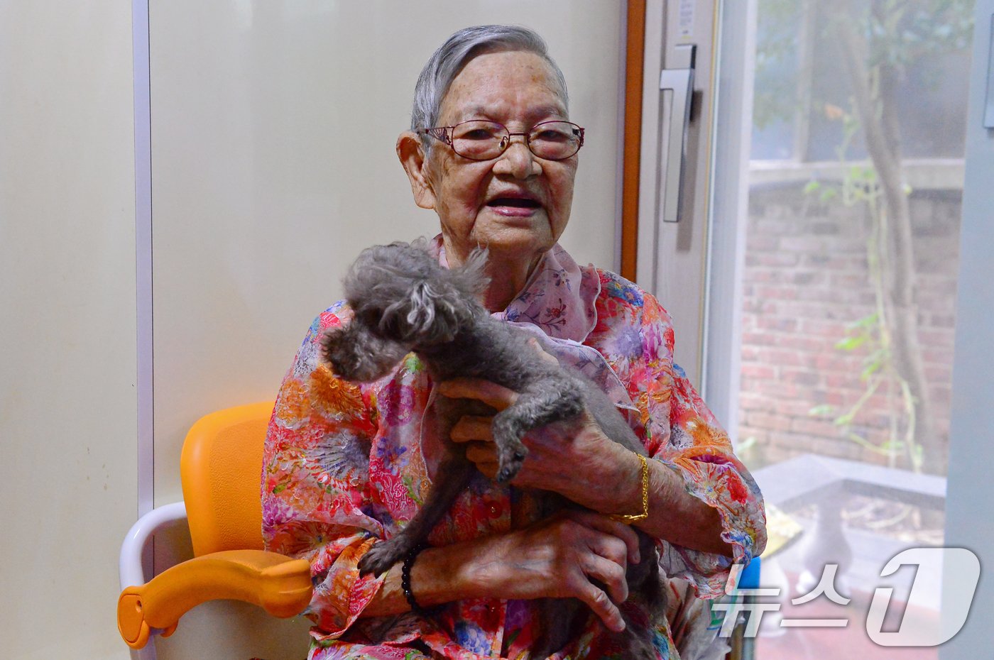 광주 동구에 거주하는 108세 김정자 할머니의 모습./뉴스1 ⓒ News1 이승현 기자