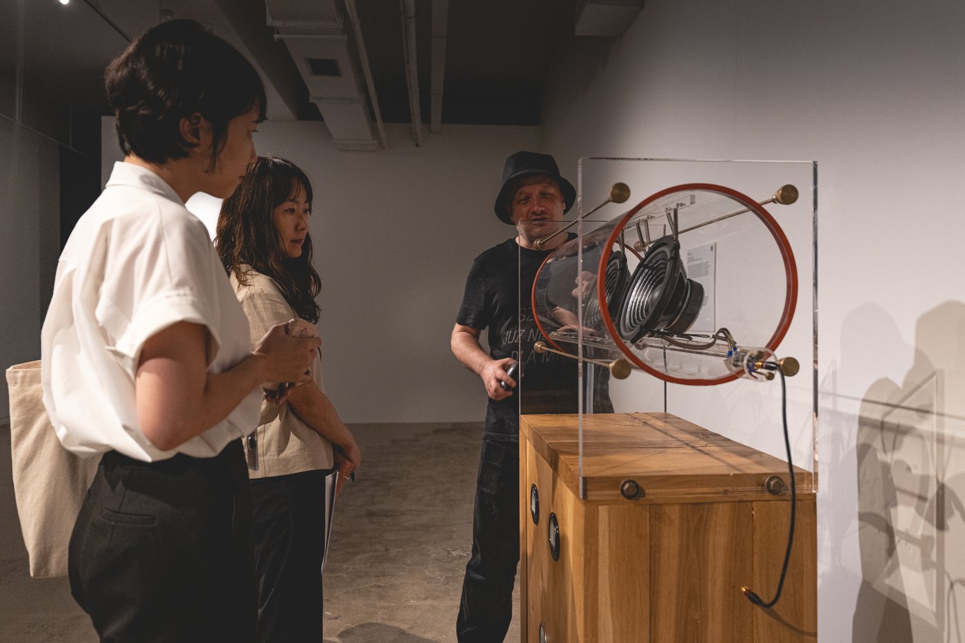 본문 이미지 - . 조용한 소리조각, 2017, 마치에이 마르코프스키 /제공 = 폴란드 파빌리온