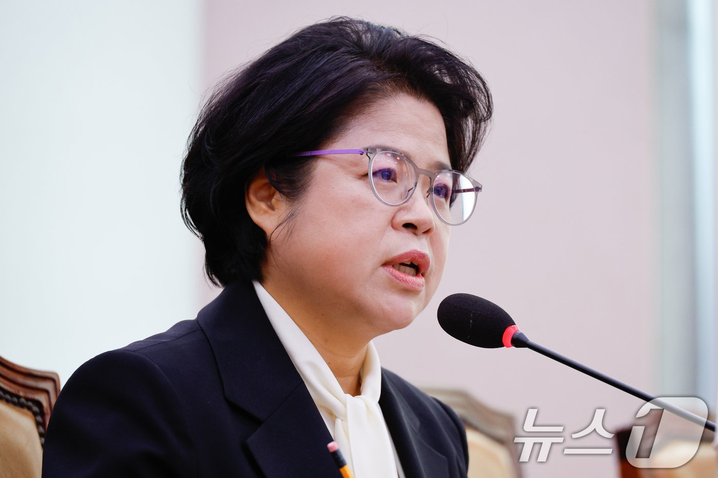 본문 이미지 - 김복형 헌법재판소 재판관 후보자가 10일 오전 서울 여의도 국회 법제사법위원회에서 열린 인사청문회에서 의원 질의에 답하고 있다. 2024.9.10/뉴스1 ⓒ News1 안은나 기자