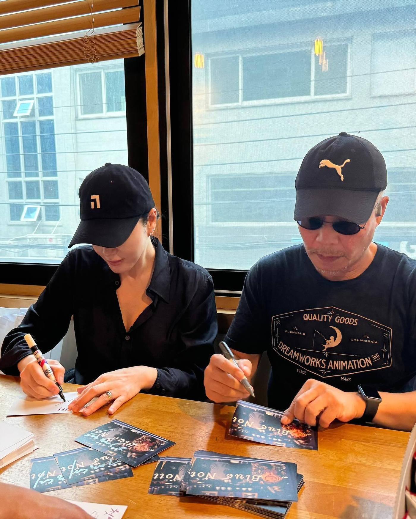 본문 이미지 - 김혜수와 이명세 감독(김혜수 SNS)