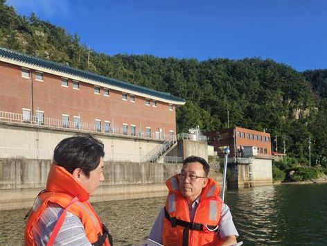 [동정]최종원 낙동강유역환경청장, 진주 진양호 녹조 상황 점검