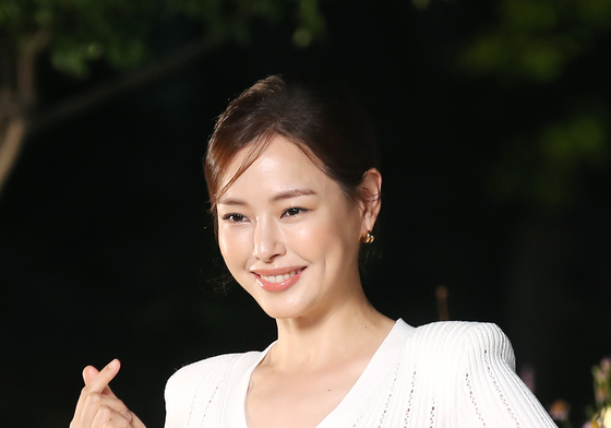 이하늬, 음악낭독극 재능기부…"기적의 걸음 소망"