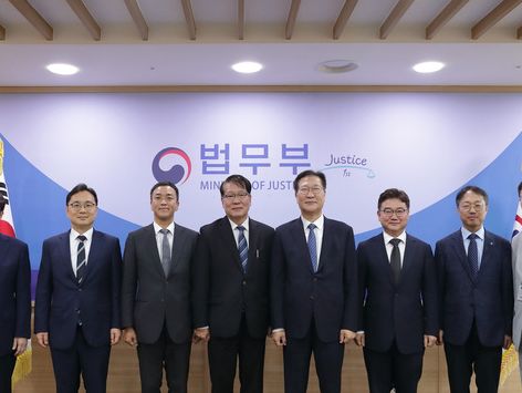 [동정]박성재 법무장관, 정웅석 한국형사·법무정책연구원장 면담