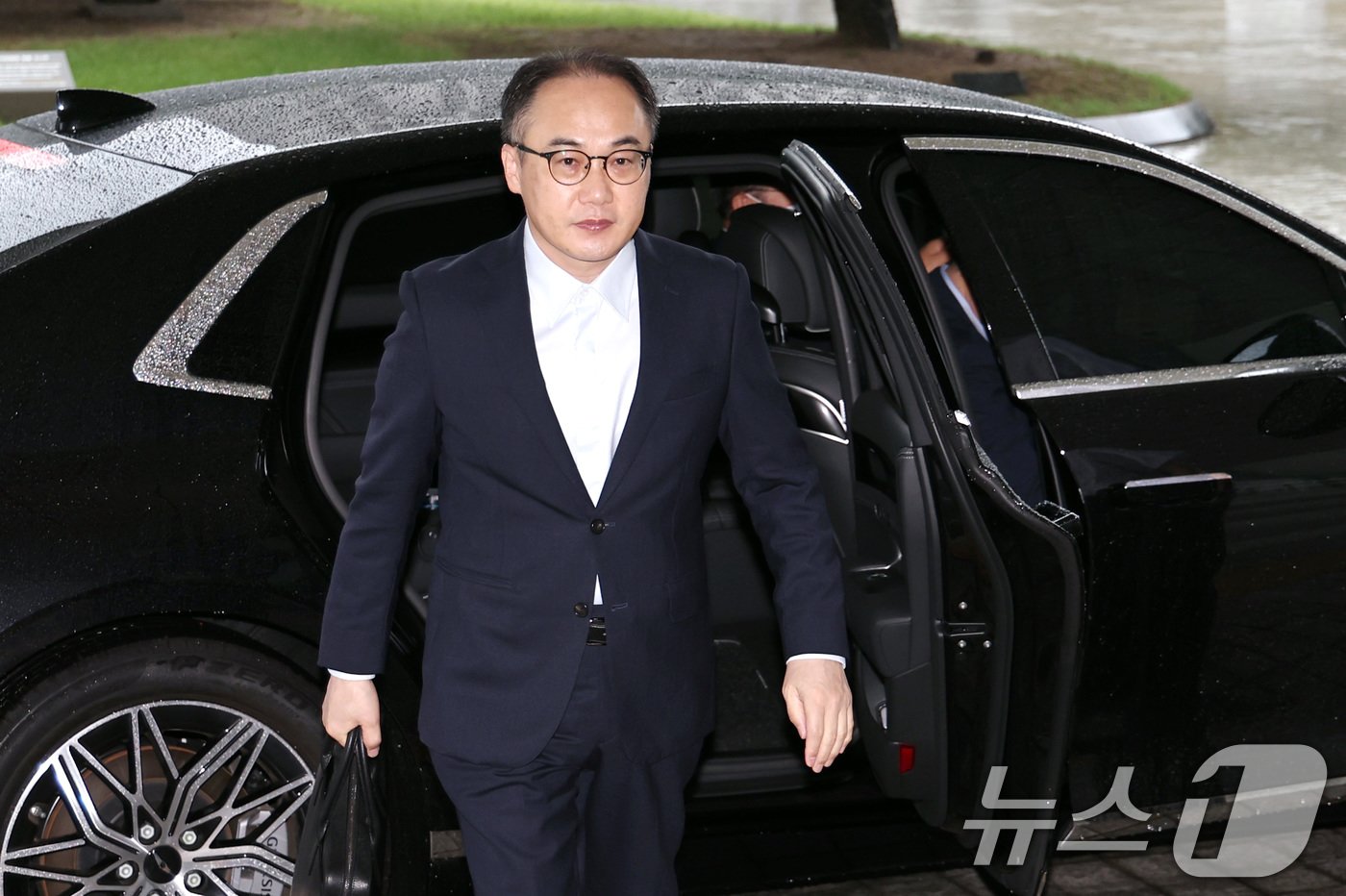 본문 이미지 - 이원석 검찰총장이 12일 오전 서울 서초구 대검찰청으로 출근하고 있다. 2024.9.12/뉴스1 ⓒ News1 구윤성 기자