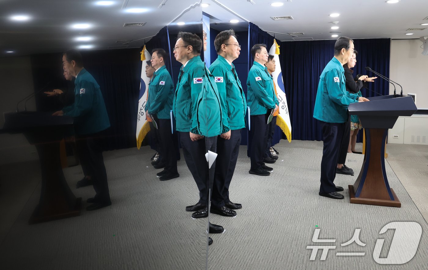 본문 이미지 - 한덕수 국무총리가 12일 서울 종로구 정부서울청사에서 응급의료 종합상황 관련 합동브리핑을 하고 있다. 2024.9.12/뉴스1 ⓒ News1 허경 기자