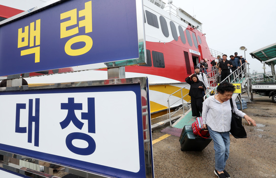 39년 만에 '별빛 뱃길' 열렸다…인천~서해 5도 여객선 야간 운행 재개