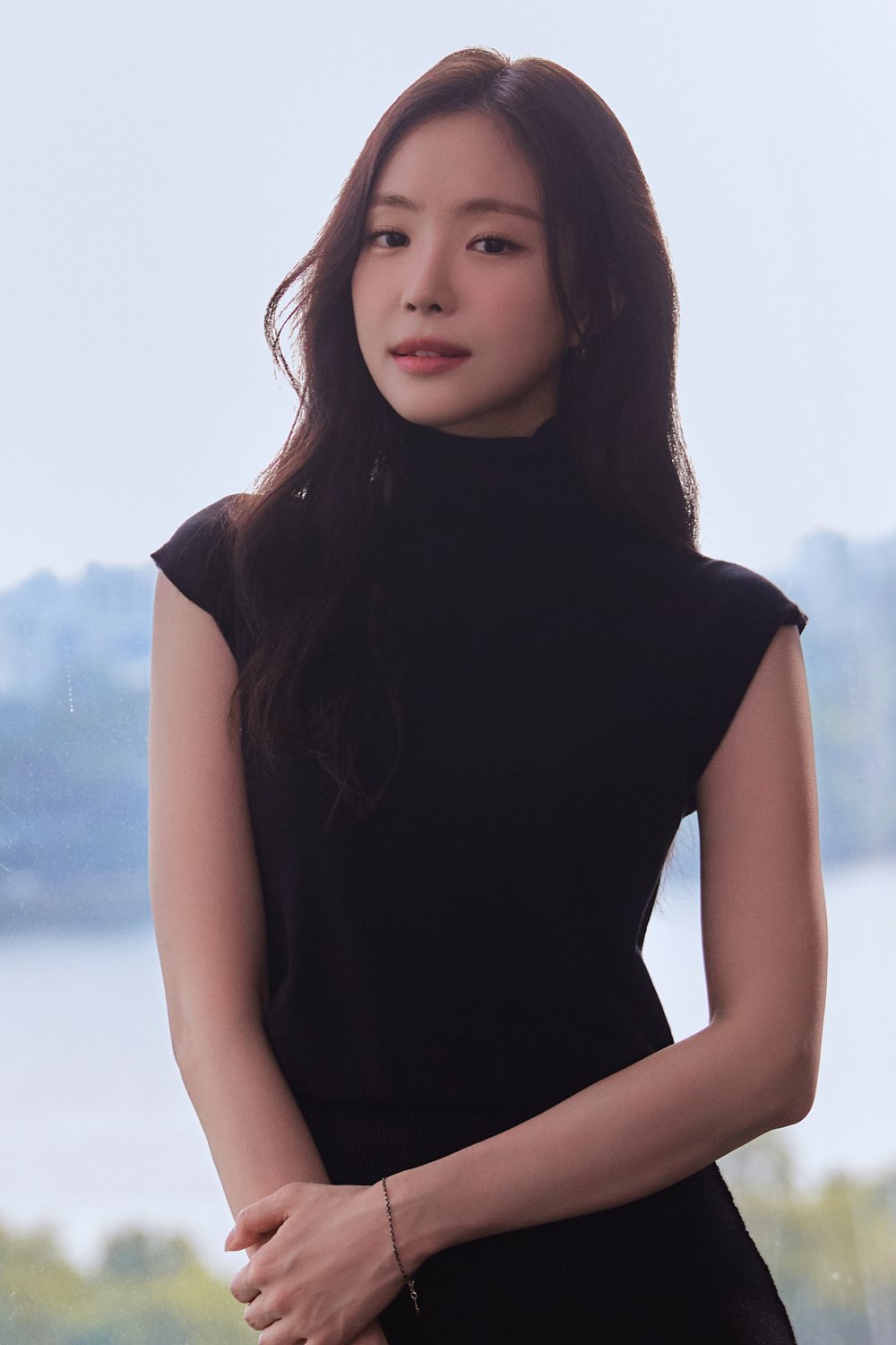 본문 이미지 - 손나은 / YG 엔터테인먼트