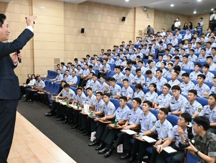 오세훈, 육군사관학교 찾아 "동행, 대한민국 번영위한 시대정신"