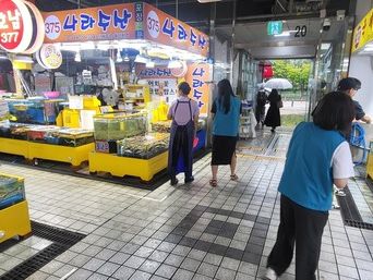 인천 소래포구 어시장 점검…불량 저울 등 150건 행정처분