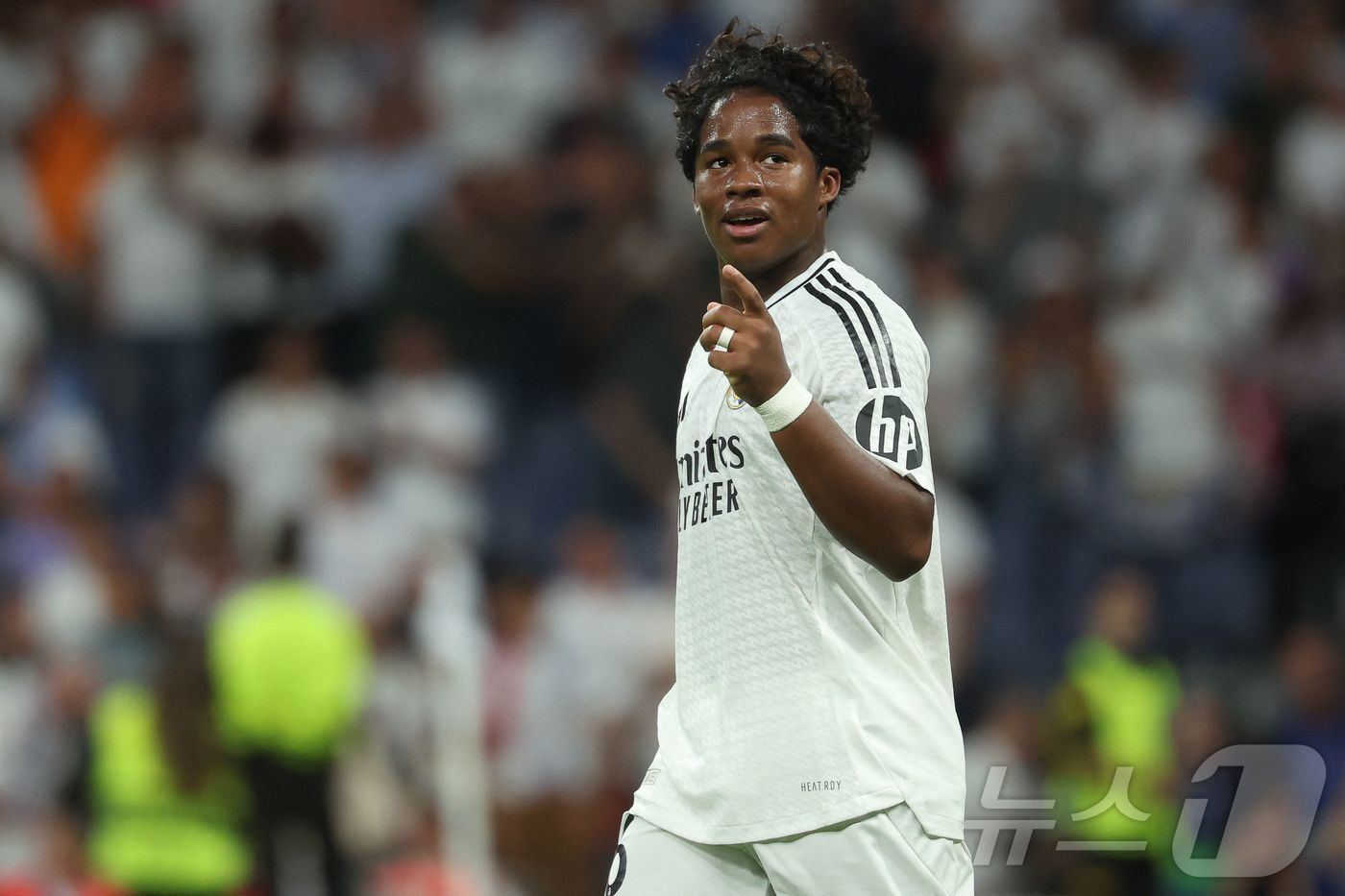 본문 이미지 - 엔드릭은 레알 마드리드 선수의 UEFA 챔피언스리그 최연소 득점 기록을 경신했다. ⓒ AFP=뉴스1