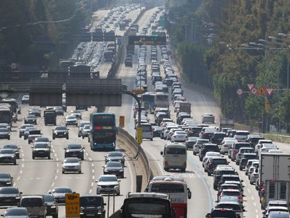 서울→부산 5시간 30분…오후 3~4시 교통 정체 '정점'