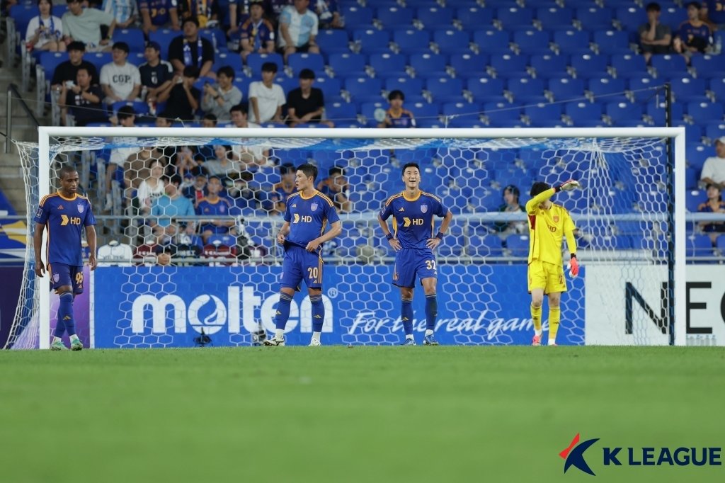 본문 이미지 - 울산HD가 18일 열린 AFC 챔피언스리그 엘리트 첫 경기에서 가와사키 프론탈레에 0-1로 졌다. (한국프로축구연맹 제공)