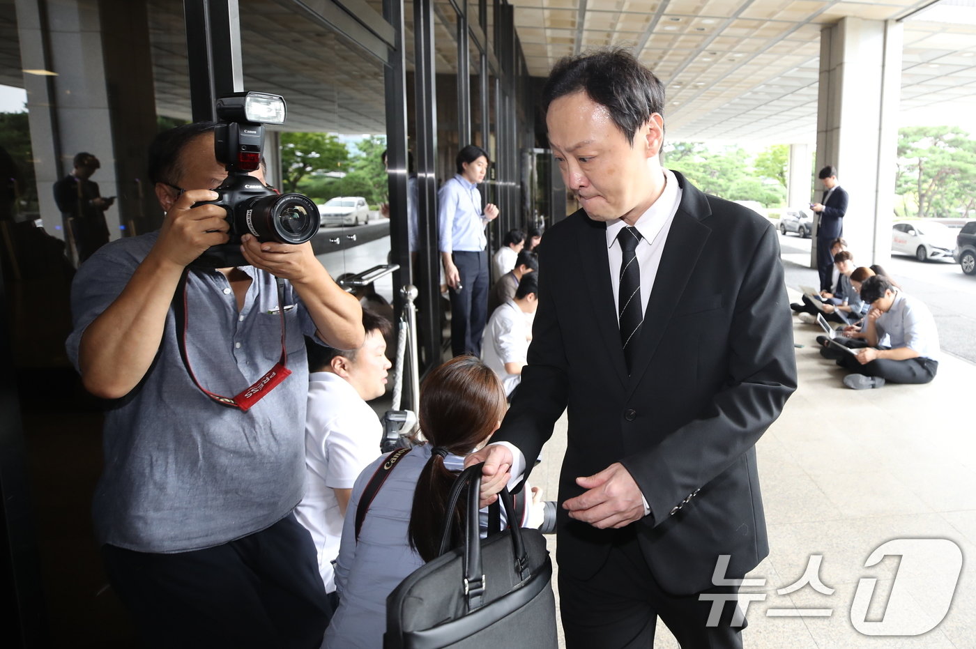 류광진 티몬 대표가 대규모 환불 지연 사태와 관련한 피의자 조사를 받기 위해 19일 오전 서울 서초구 서울중앙지검에 출석하고 있다.  2024.9.19/뉴스1 ⓒ News1 오대일 기자