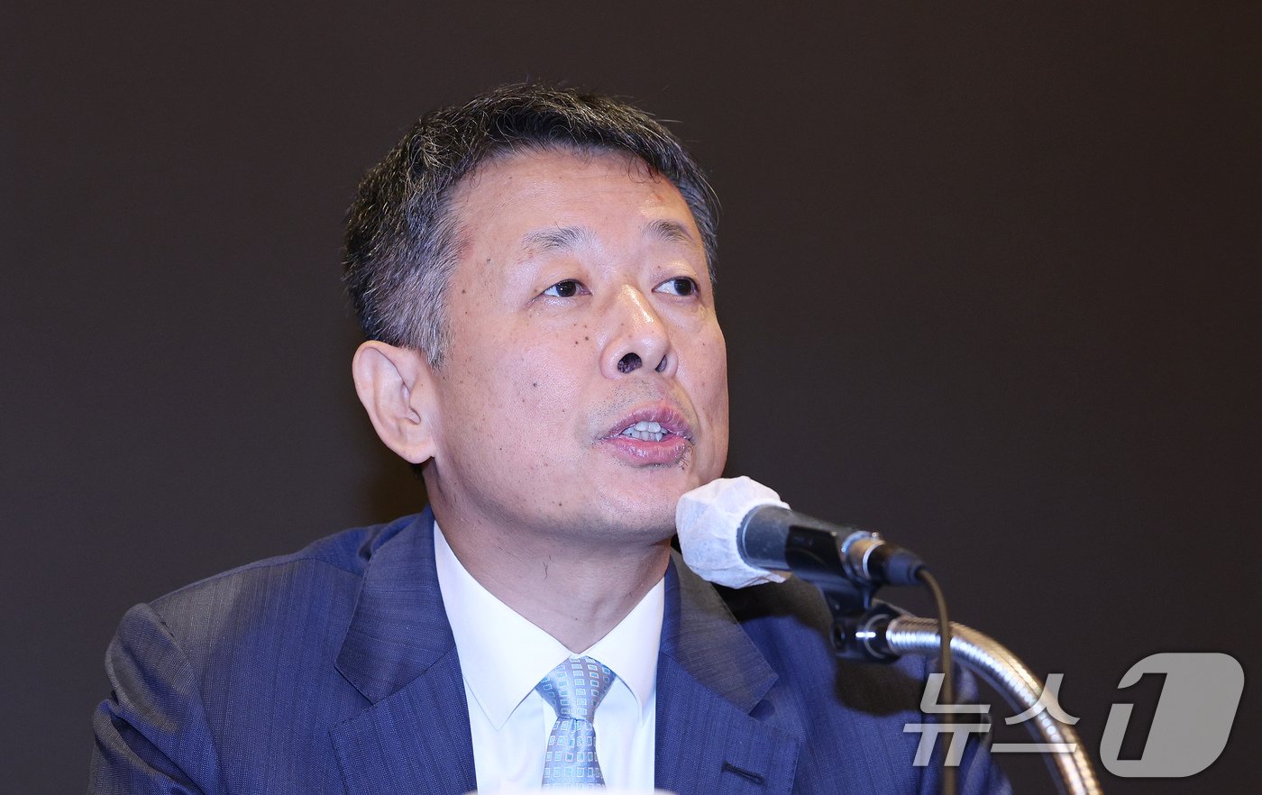 본문 이미지 - 김광일 MBK 파트너스 부회장이 19일 오전 서울 중구 롯데호텔에서 열린 MBK파트너스 고려아연 공개매수 관련 기자간담회를 하고 있다.  2024.9.19/뉴스1 ⓒ News1 장수영 기자