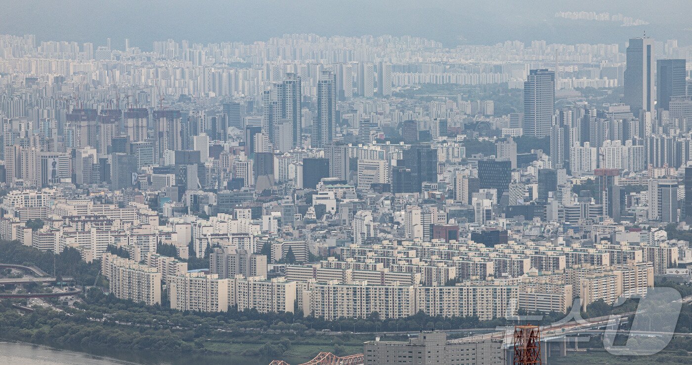 본문 이미지 - 서울 강남구 압구정 현대아파트 단지의 모습.뉴스1 ⓒ News1 이재명 기자