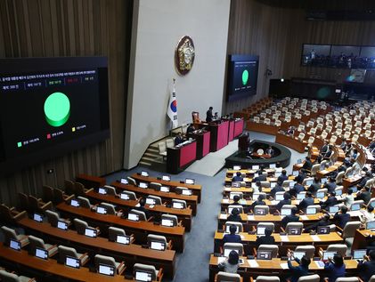 [뉴스1 PICK]김건희·채해병 특검법 본회의 통과…與, 필버 없이 표결 불참