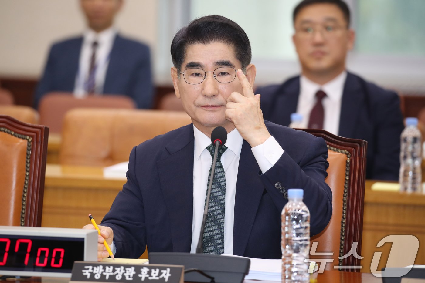 본문 이미지 - 김용현 국방부장관 후보자가 2일 오전 서울 여의도 국회 국방위원회 전체회의장에서 열린 인사청문회에 출석해 의원 질의를 듣고 있다. 2024.9.2/뉴스1 ⓒ News1 이광호 기자