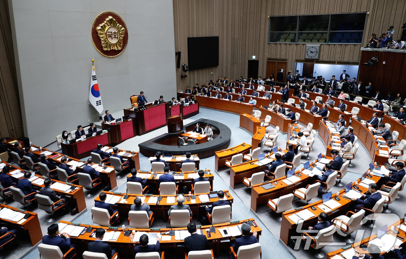 박정 국회 예산결산특별위원회 위원장이 2일 오전 서울 여의도 국회에서 열린 제418회국회&#40;정기회&#41; 제1차 예결위 전체회의에서 의사봉을 두드리고 있다. 2024.9.2/뉴스1 ⓒ News1 안은나 기자