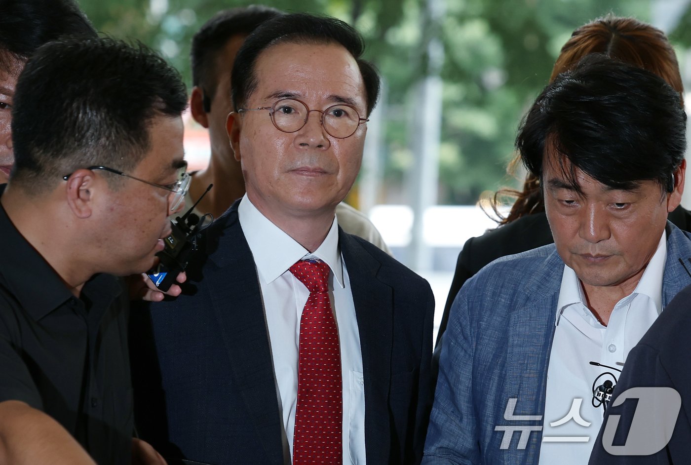 본문 이미지 - 업무상 과실치사(10.29 이태원 참사 부실 대응) 혐의로 기소된 김광호 전 서울경찰청장이 2일 오후 서울 마포구 서울서부지방법원에서 열린 공판기일에 출석하고 있다. 2024.9.2/뉴스1 ⓒ News1 박정호 기자