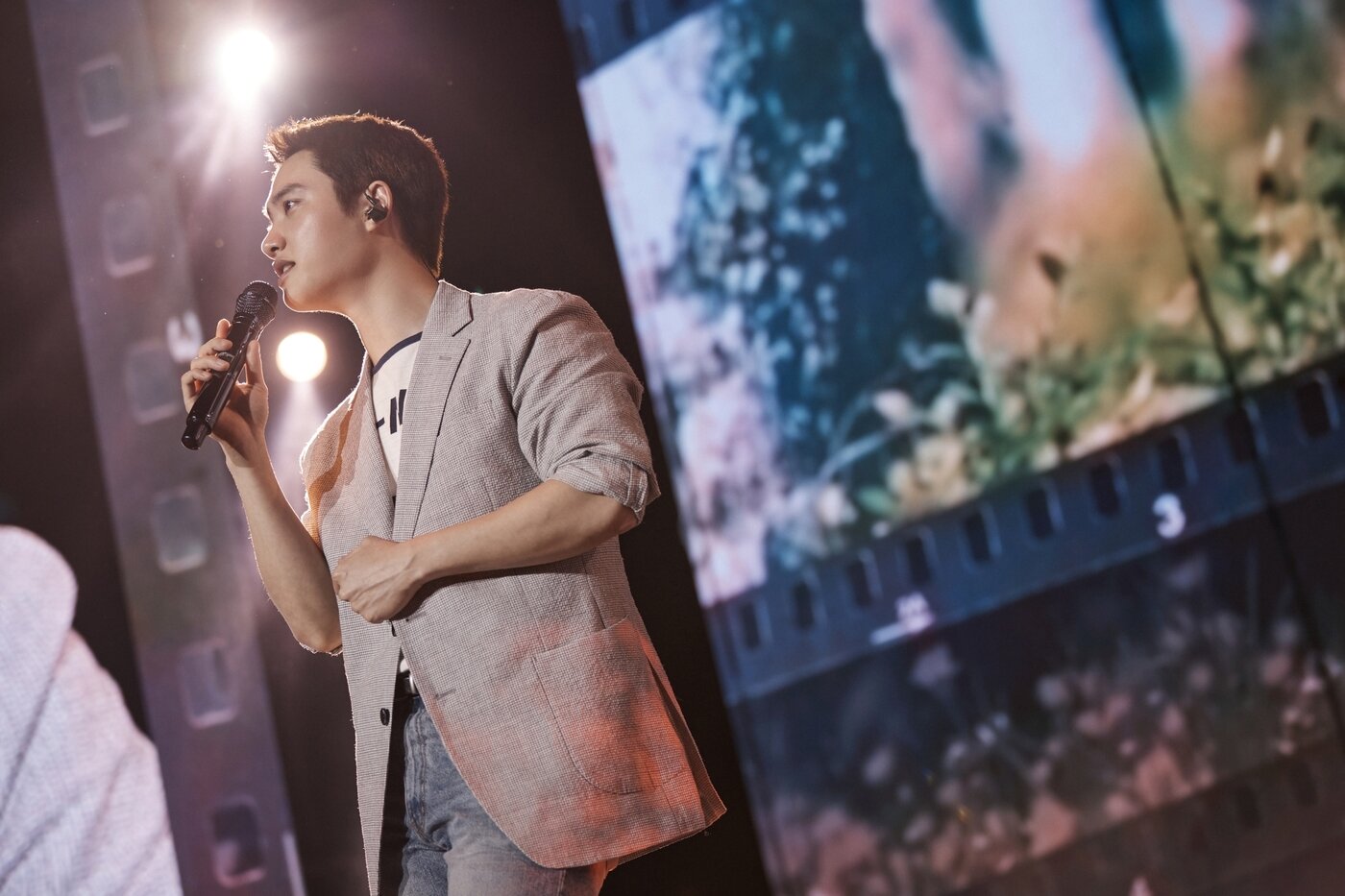 본문 이미지 - 가수 겸 배우 도경수 / 수수컴퍼니 제공